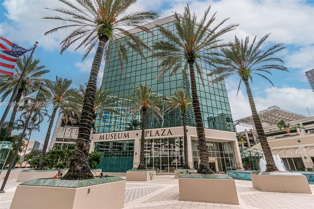 Museum Plaza