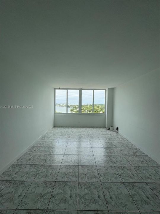En Venta: $389,000 (2 camas, 2 baños, 0 Pies cuadrados)