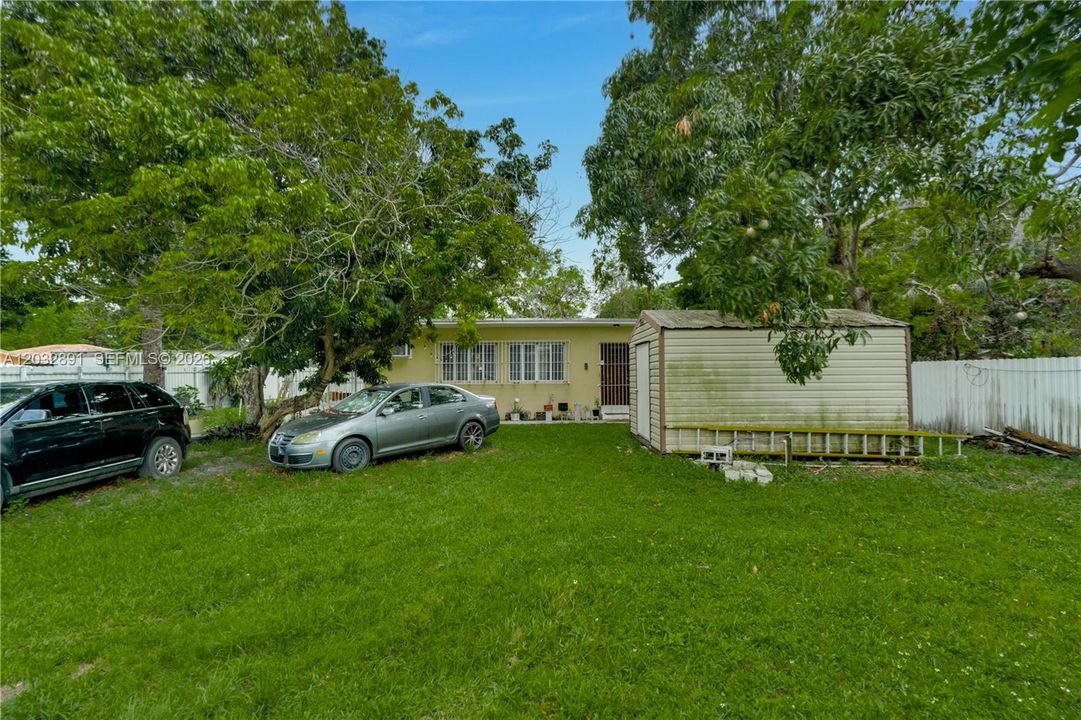 En Venta: $800,000 (6 camas, 4 baños, 2523 Pies cuadrados)