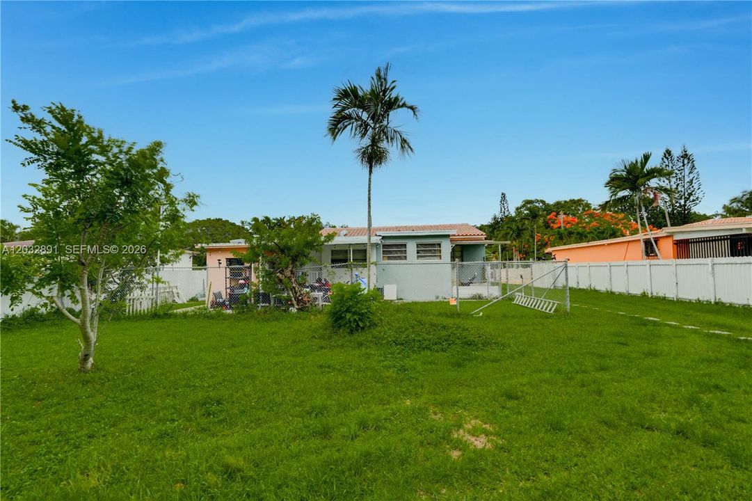 En Venta: $800,000 (6 camas, 4 baños, 2523 Pies cuadrados)