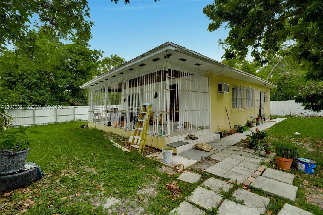 En Venta: $800,000 (6 camas, 4 baños, 2523 Pies cuadrados)