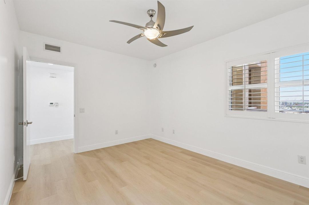 19-web-or-mls-Lake Shore Dr 1202-S0705-0