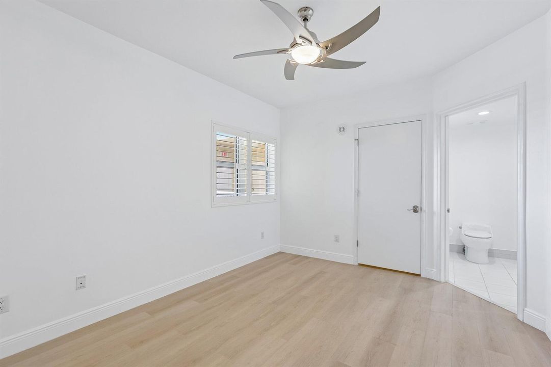16-web-or-mls-Lake Shore Dr 1202-S0705-0