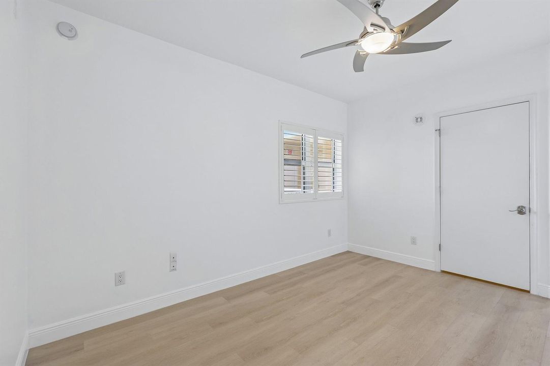 15-web-or-mls-Lake Shore Dr 1202-S0705-0