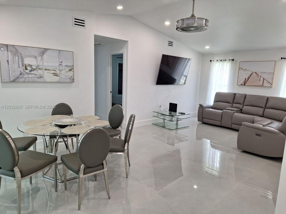 For Rent: $2,500 (3 beds, 2 baths, 0 Square Feet)