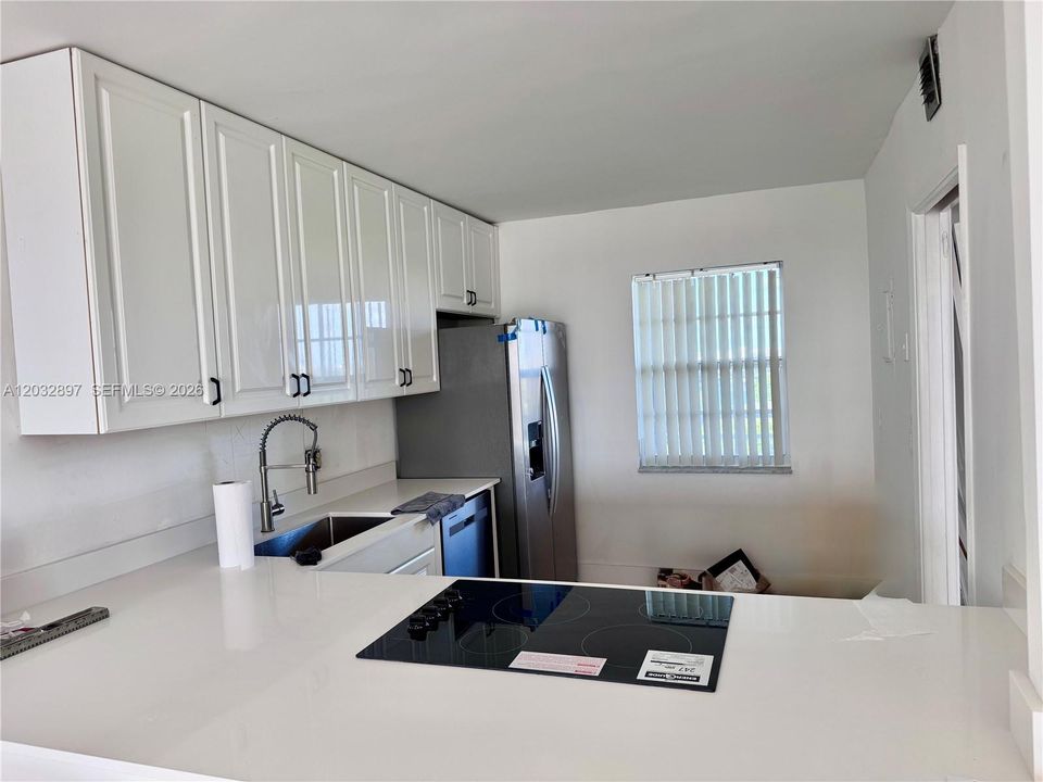 For Sale: $240,000 (2 beds, 2 baths, 1064 Square Feet)