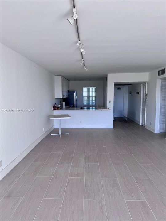 For Sale: $240,000 (2 beds, 2 baths, 1064 Square Feet)