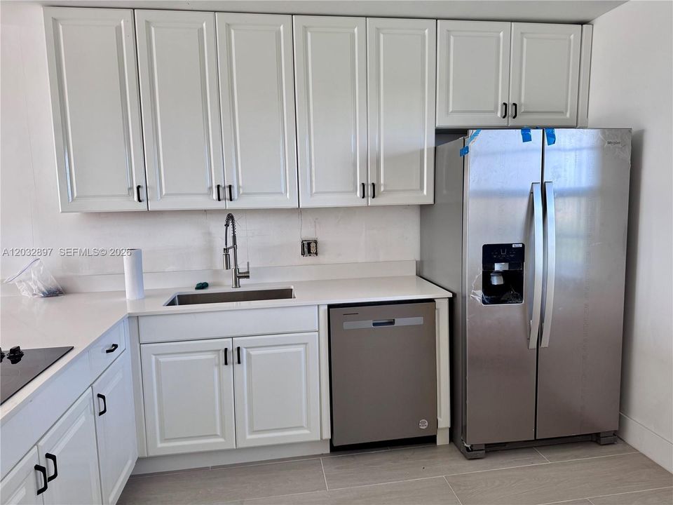 For Sale: $240,000 (2 beds, 2 baths, 1064 Square Feet)