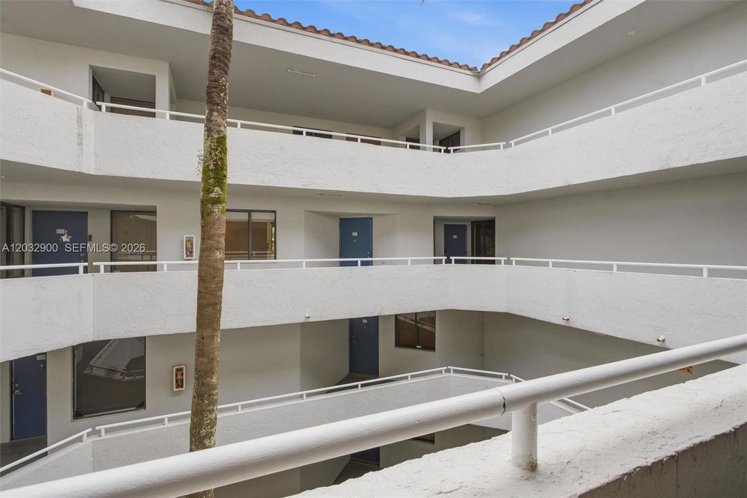 For Sale: $297,500 (3 beds, 2 baths, 1293 Square Feet)