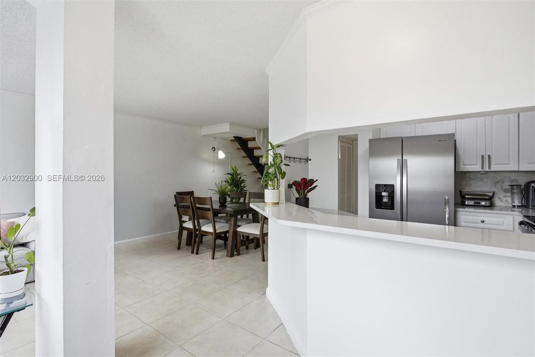 For Sale: $297,500 (3 beds, 2 baths, 1293 Square Feet)