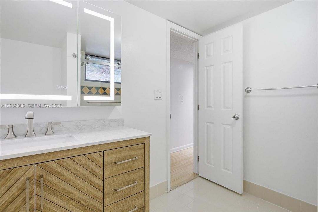For Sale: $297,500 (3 beds, 2 baths, 1293 Square Feet)