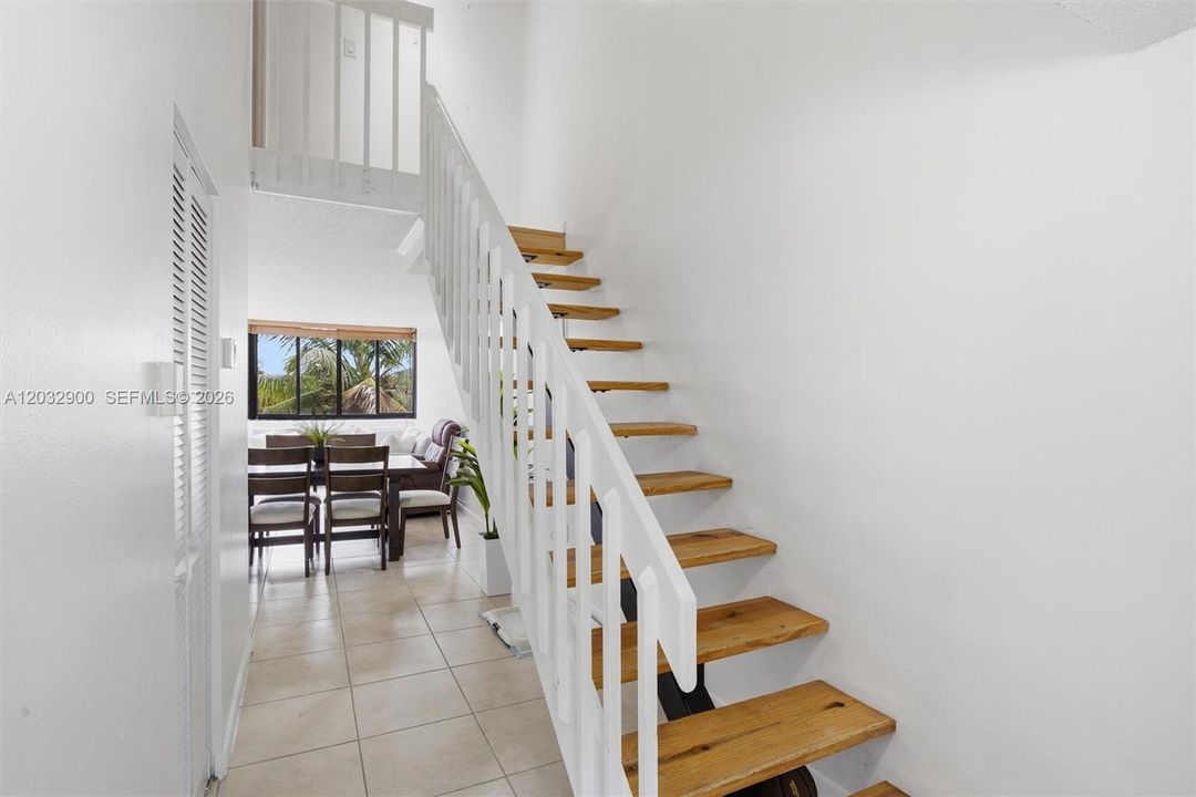 For Sale: $297,500 (3 beds, 2 baths, 1293 Square Feet)