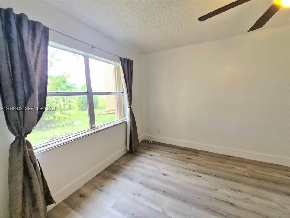 For Sale: $79,990 (1 beds, 1 baths, 620 Square Feet)