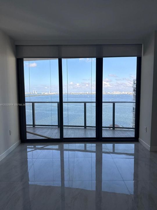 For Sale: $700,000 (2 beds, 2 baths, 1095 Square Feet)