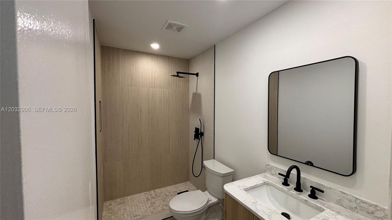 En Venta: $959,000 (4 camas, 3 baños, 2134 Pies cuadrados)