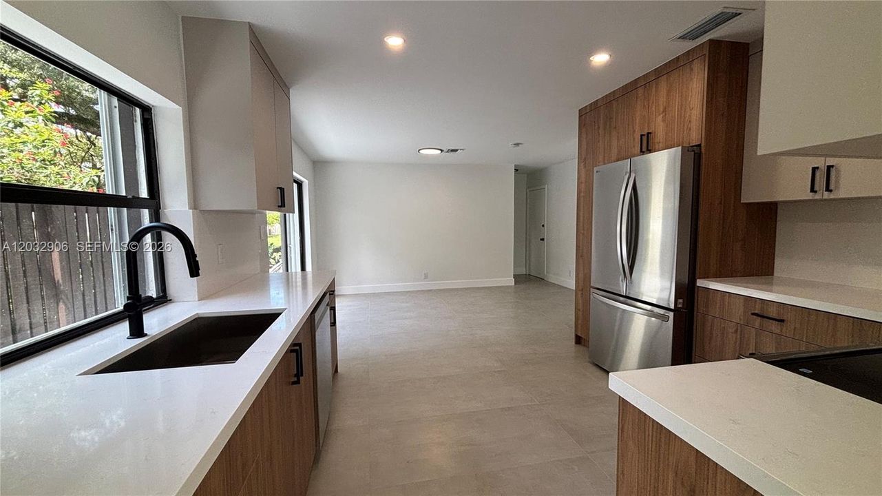 En Venta: $959,000 (4 camas, 3 baños, 2134 Pies cuadrados)