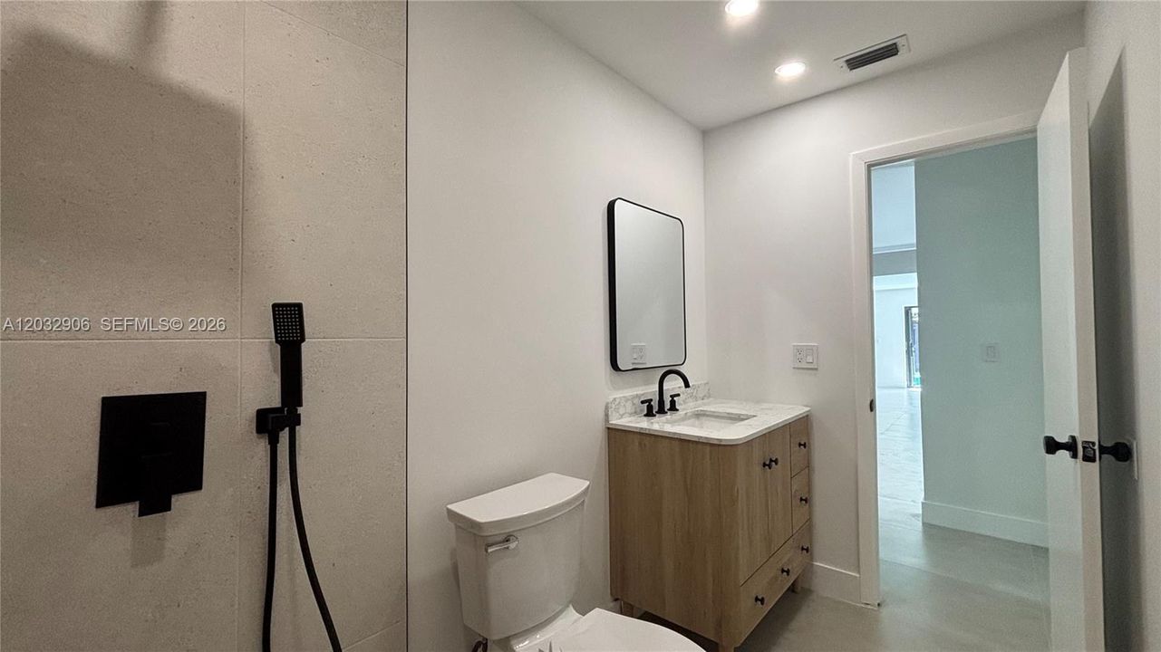 En Venta: $959,000 (4 camas, 3 baños, 2134 Pies cuadrados)