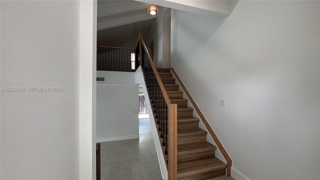En Venta: $959,000 (4 camas, 3 baños, 2134 Pies cuadrados)