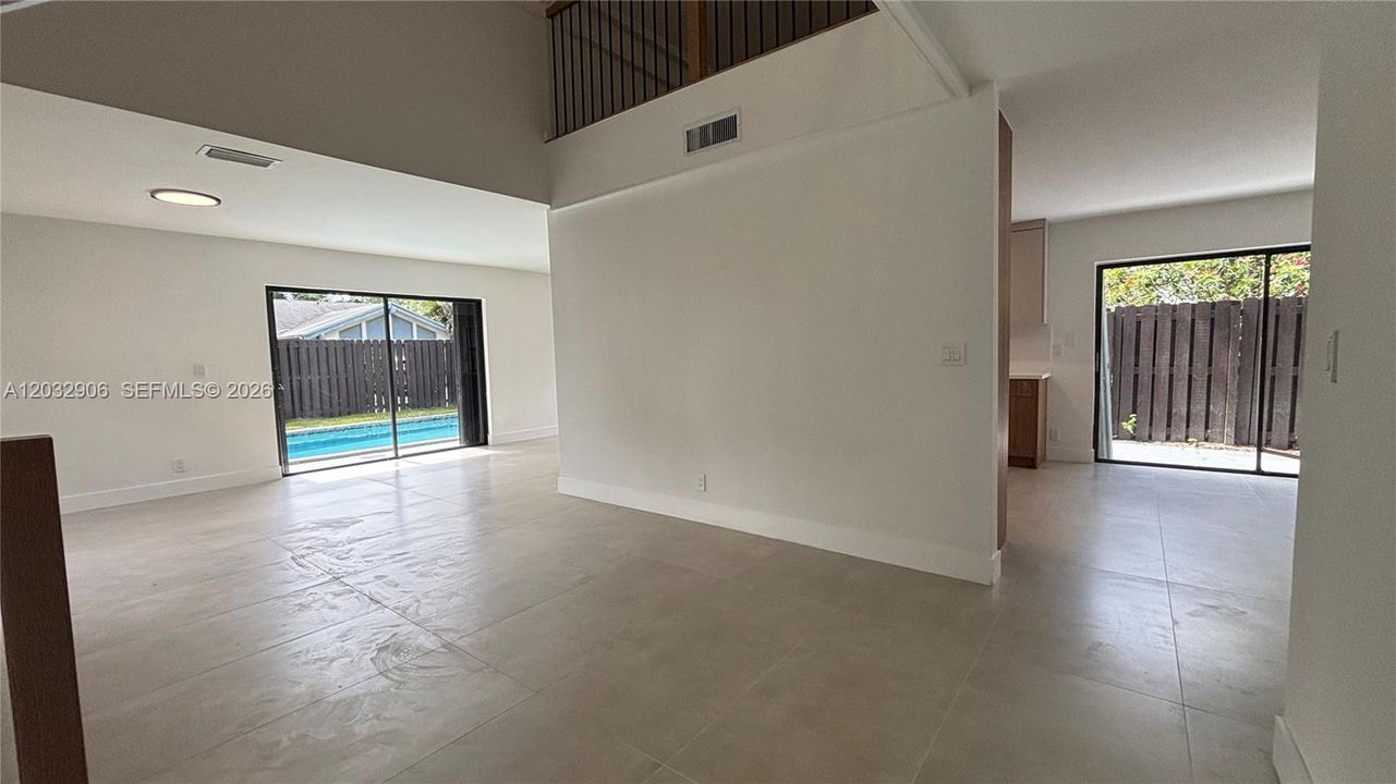 En Venta: $959,000 (4 camas, 3 baños, 2134 Pies cuadrados)