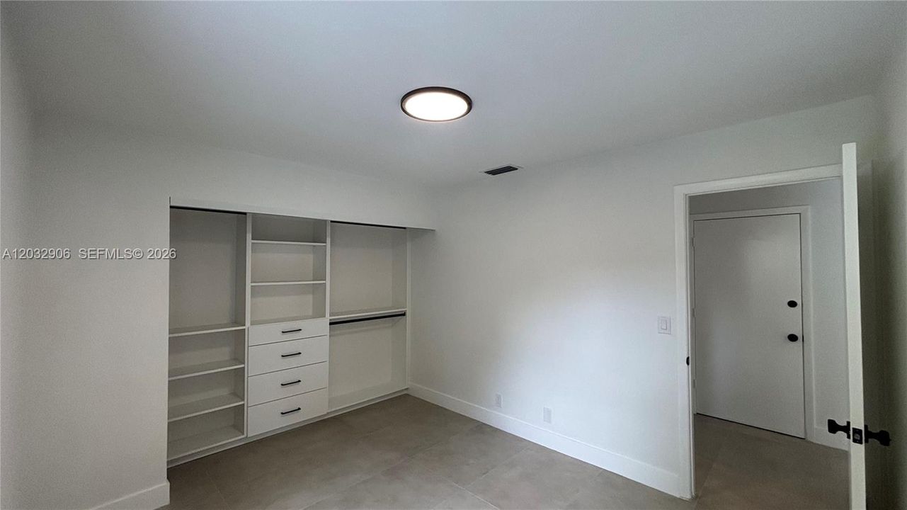 En Venta: $959,000 (4 camas, 3 baños, 2134 Pies cuadrados)