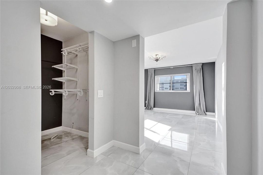 Active With Contract: $3,600 (2 beds, 2 baths, 1555 Square Feet)