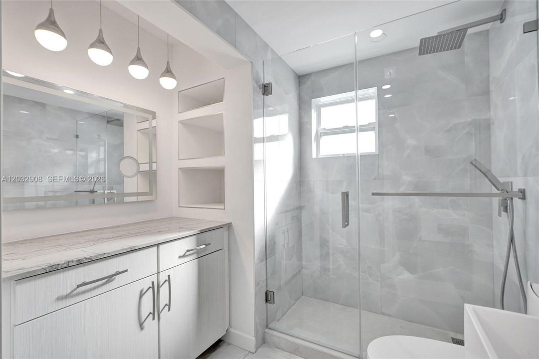 Active With Contract: $3,600 (2 beds, 2 baths, 1555 Square Feet)