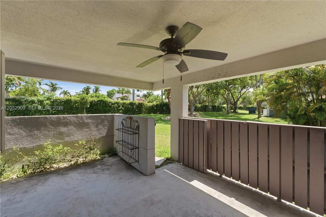 For Sale: $315,000 (3 beds, 2 baths, 1216 Square Feet)