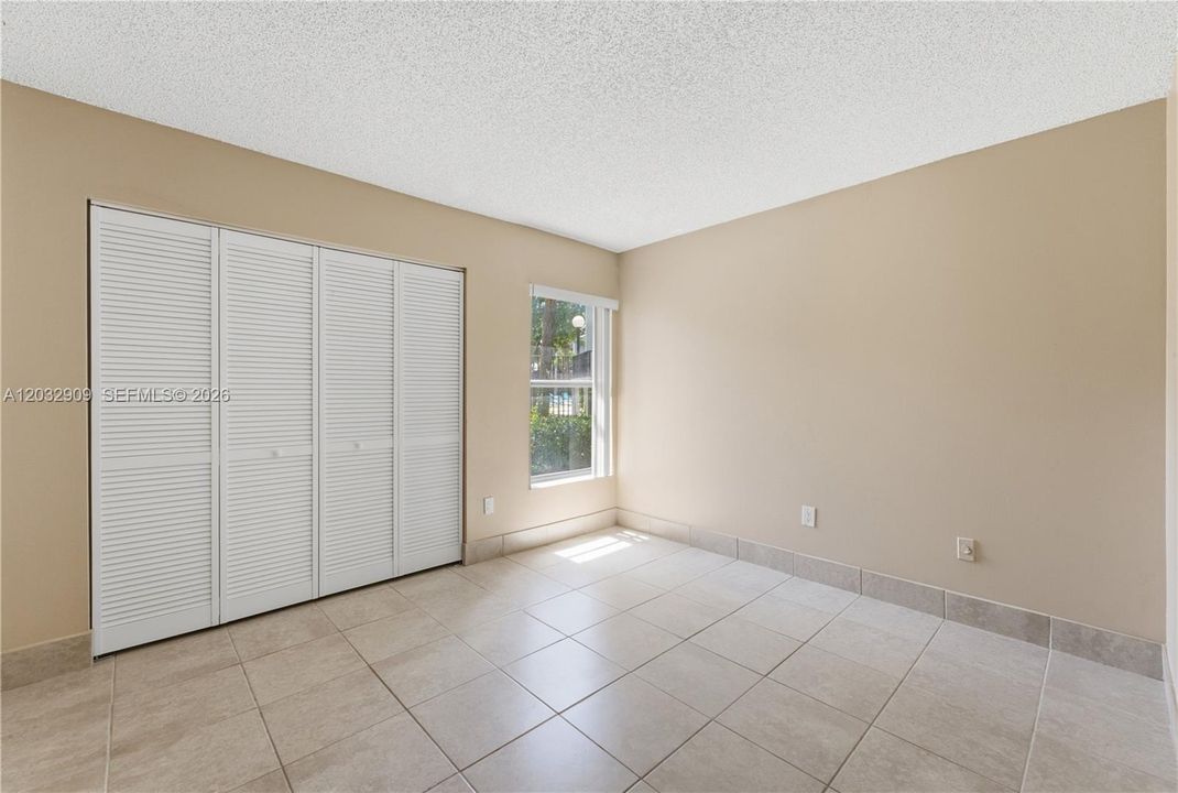 For Sale: $315,000 (3 beds, 2 baths, 1216 Square Feet)