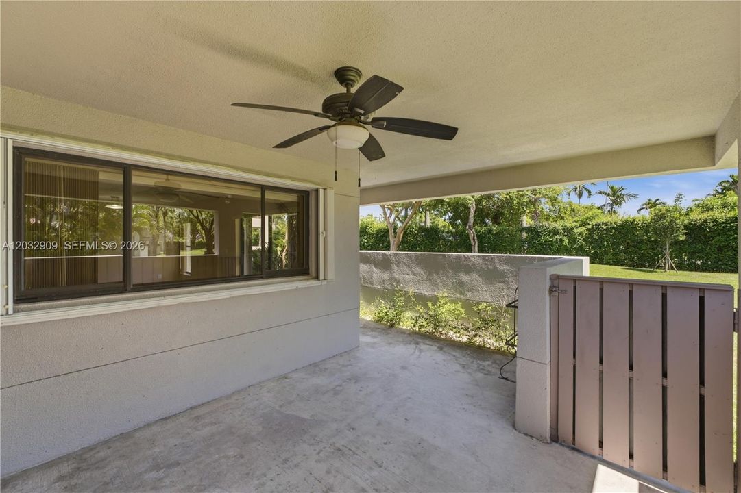 For Sale: $315,000 (3 beds, 2 baths, 1216 Square Feet)