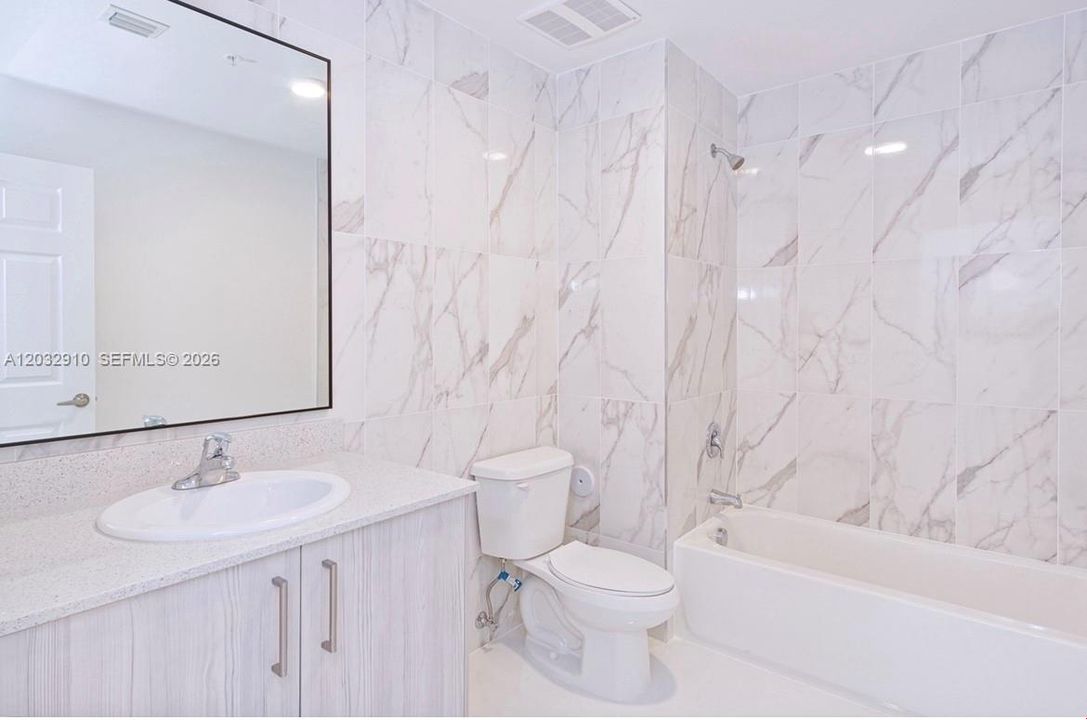 For Rent: $2,300 (1 beds, 1 baths, 838 Square Feet)