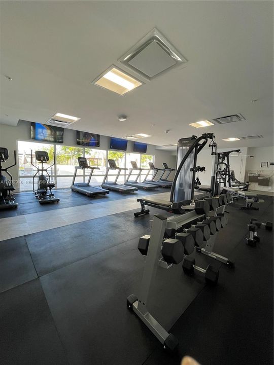 For Rent: $2,300 (1 beds, 1 baths, 838 Square Feet)