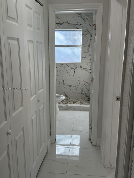 Active With Contract: $1,950 (2 beds, 1 baths, 760 Square Feet)