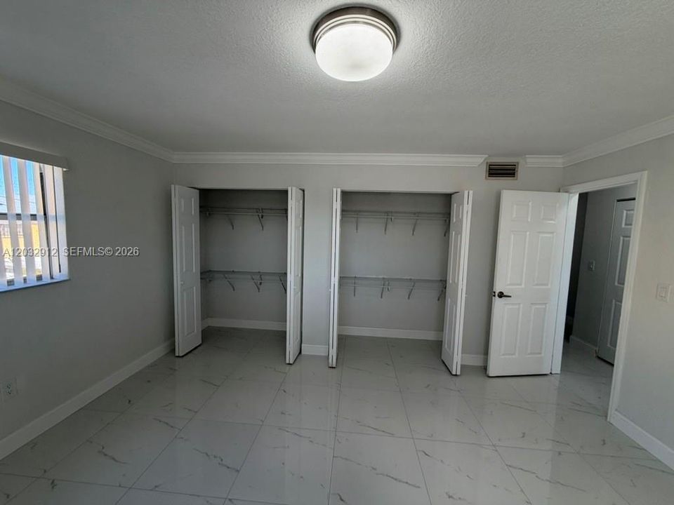 Active With Contract: $1,950 (2 beds, 1 baths, 760 Square Feet)