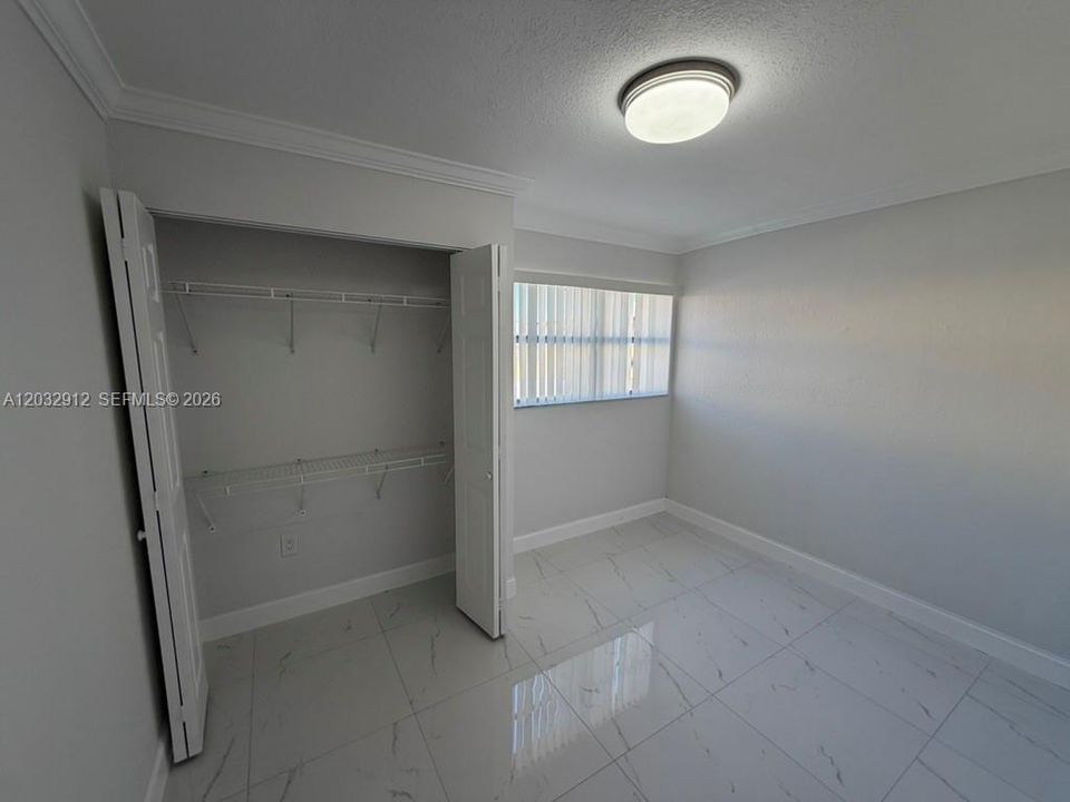 Active With Contract: $1,950 (2 beds, 1 baths, 760 Square Feet)