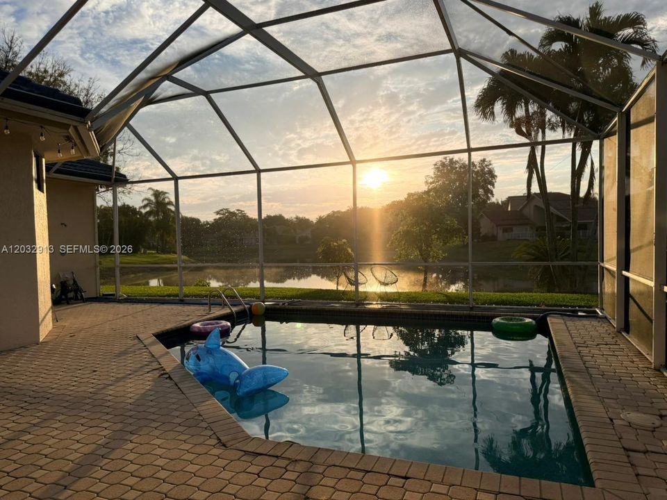 For Rent: $5,700 (5 beds, 3 baths, 2803 Square Feet)
