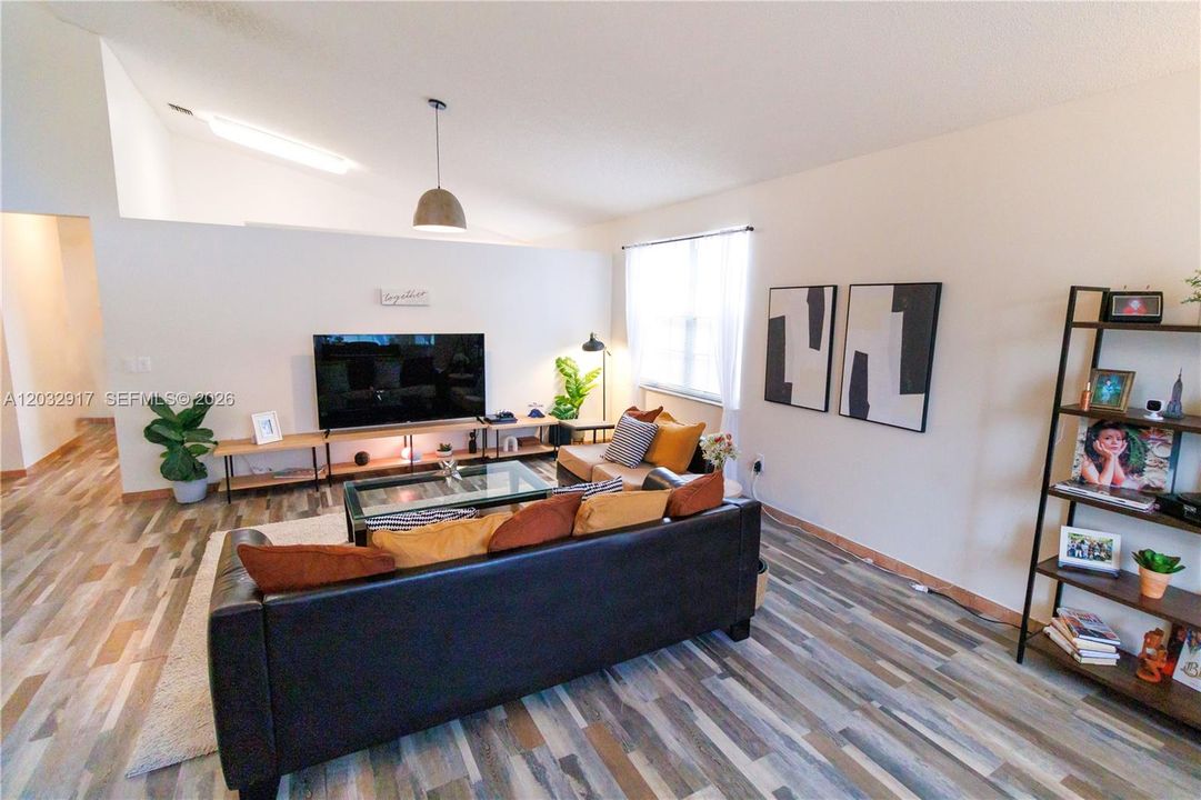 For Rent: $3,700 (3 beds, 2 baths, 1778 Square Feet)