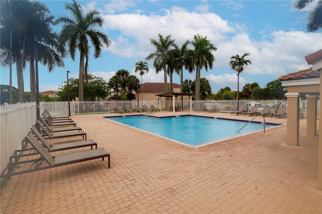 For Rent: $3,700 (3 beds, 2 baths, 1778 Square Feet)