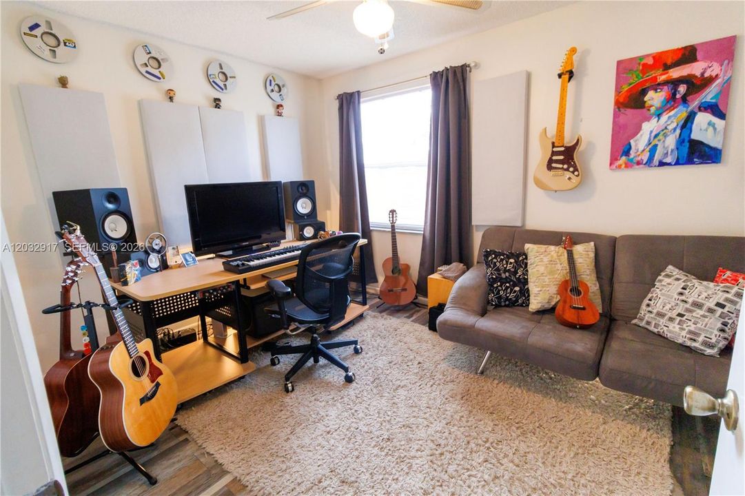 For Rent: $3,700 (3 beds, 2 baths, 1778 Square Feet)