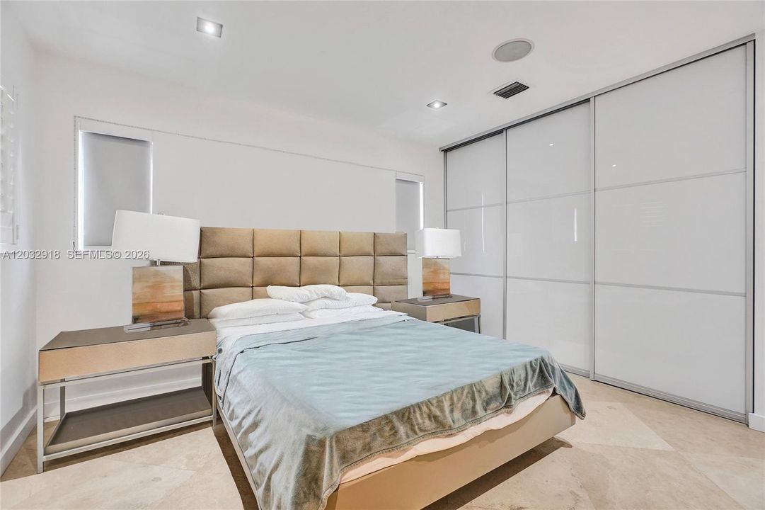 В аренду: $13,000 (4 спален, 3 ванн, 2339 Квадратных фут)