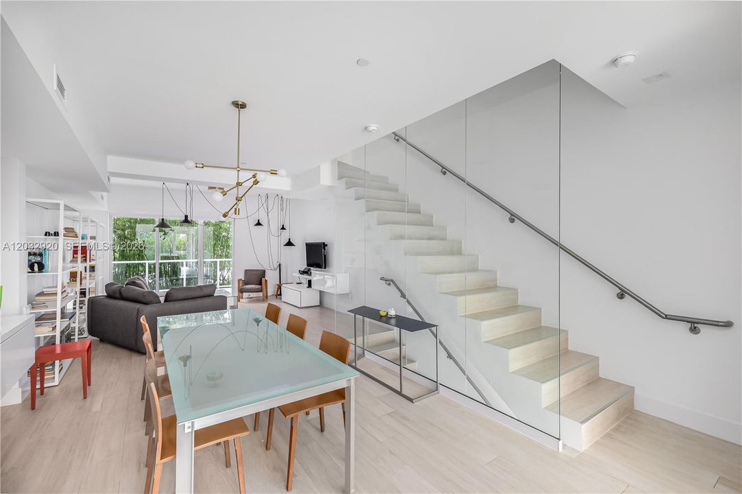 For Sale: $1,274,000 (2 beds, 2 baths, 1794 Square Feet)