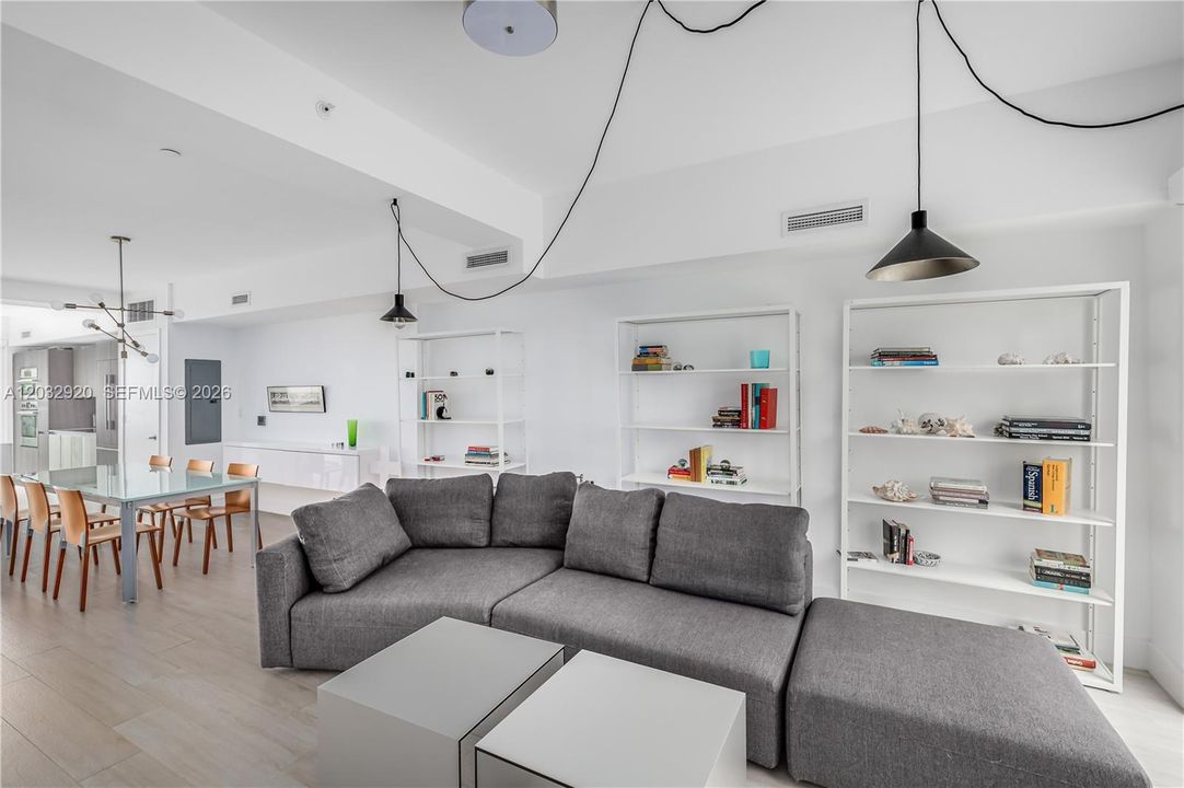 For Sale: $1,274,000 (2 beds, 2 baths, 1794 Square Feet)