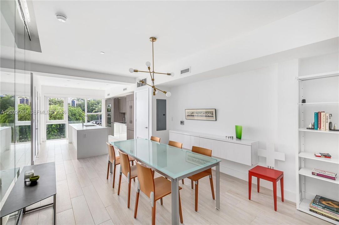 For Sale: $1,274,000 (2 beds, 2 baths, 1794 Square Feet)