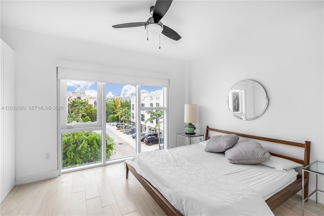 For Sale: $1,274,000 (2 beds, 2 baths, 1794 Square Feet)