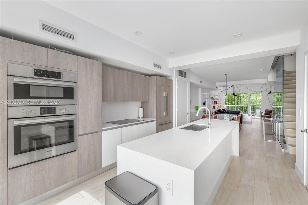 For Sale: $1,274,000 (2 beds, 2 baths, 1794 Square Feet)