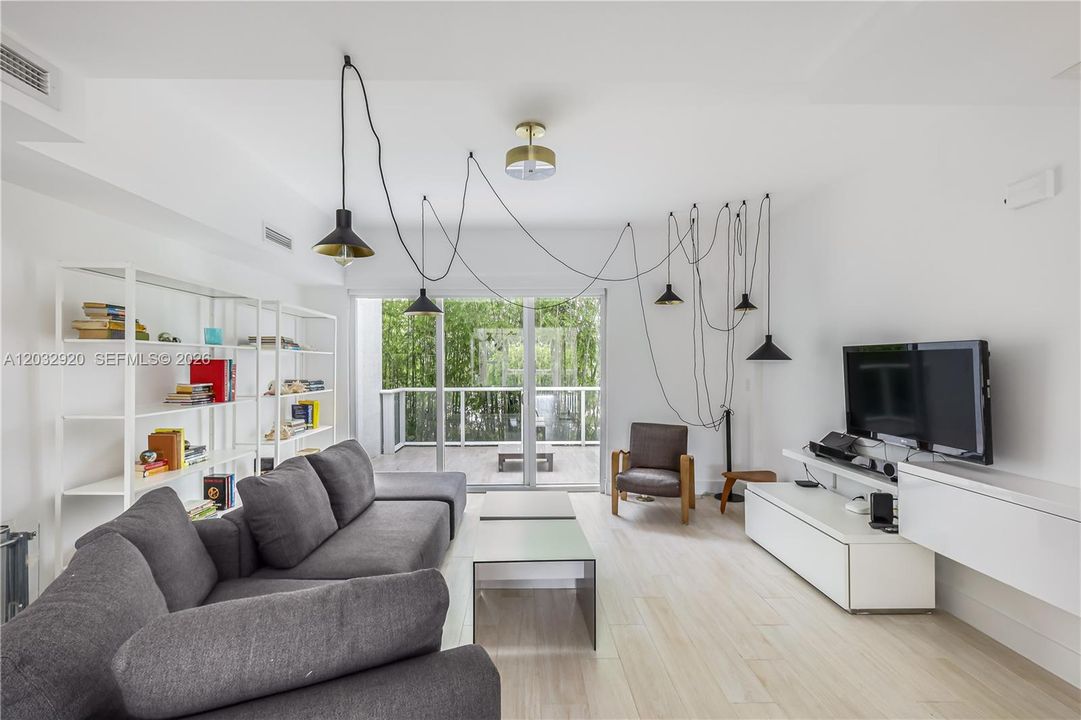 For Sale: $1,274,000 (2 beds, 2 baths, 1794 Square Feet)