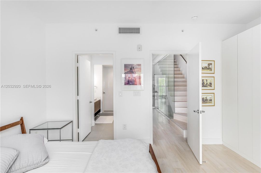 For Sale: $1,274,000 (2 beds, 2 baths, 1794 Square Feet)