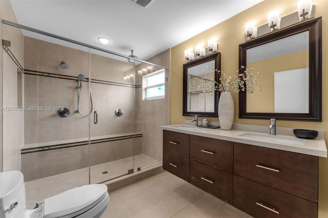 For Sale: $850,000 (4 beds, 2 baths, 1884 Square Feet)
