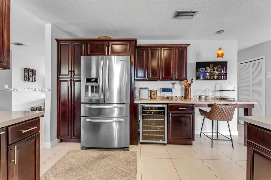 For Sale: $850,000 (4 beds, 2 baths, 1884 Square Feet)