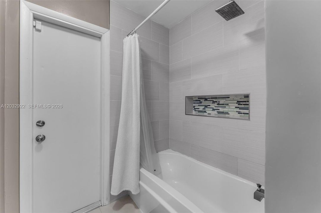For Sale: $850,000 (4 beds, 2 baths, 1884 Square Feet)