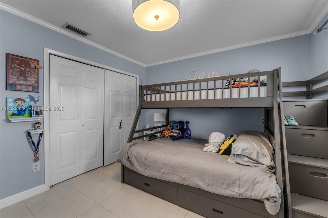 For Sale: $850,000 (4 beds, 2 baths, 1884 Square Feet)